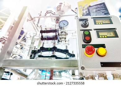 Standard jacketed glass chemical reactor on exhibition