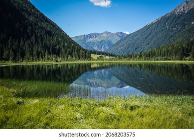 Stappitzer See im Kärntner Seebachtal in der Außenzone des Nationalparks Hohe Tauern im Gemeindegebiet von Mallnitz.  - Shutterstock ID 2068203575