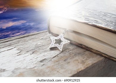 Star David . Morning Prayer  . Jewish Prayer Book  . 