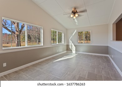 Starke, Florida / USA - February 6 2020: Florida Room Or Sunroom With Lots Of Windows And Beautiful View
