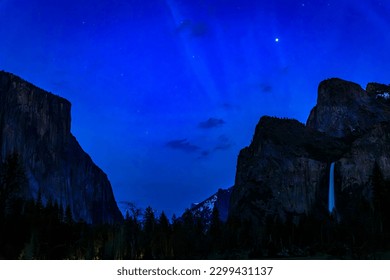 Starry night view of the famous Yosemite Valley in the Yosemite National Park, Sierra Nevada mountain range in California, USA - Powered by Shutterstock