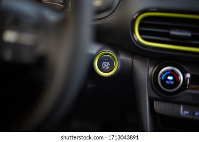 Start/stop button for starting the engine in a modern car