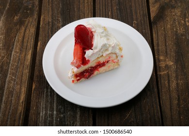 Starwberry Cake Smokehouse Menu Item