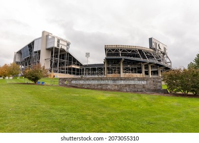 State College, PA - October 22, 2021: The Pennsylvania State University Sign In Front Of Beaver Stadium