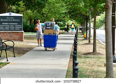 State College, Pennsylvania, August 10, 2016 - Students Move Personal Belongings Into Their Dormitories On Move-in Day At The Main Campus Of Penn State University.