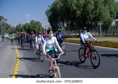 State Of Mexico, MEXICO, March 7, 2021, Shot Within The Framework Of International Women's Day, For The Right To Travel Safely, Against Street Harassment. Women Rolling On The Roads Of Texcoco De Mora