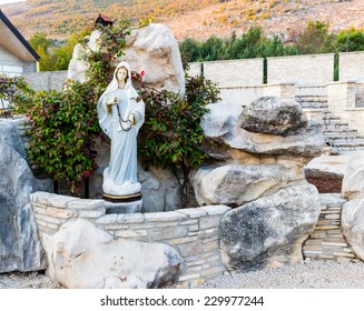 Statue Blessed Virgin Mary Wooden Prayer Stock Photo 229977244 ...