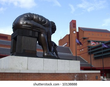 Statue In British Library