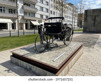 Statue Of The Car First Invented By Carl Benz In Mannheim 