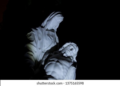 statue crying to death