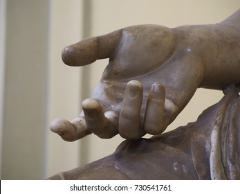 Statue Hand