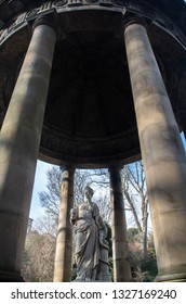Statue of Hygeia, in the UK, Scotland, Lothian, Edinburgh, Water of Leith Walkway, View of the St Bernards Well.