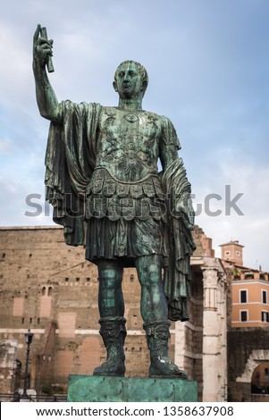 Statue of Julius Caesar / Jules Cesar Emperor of Rome