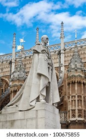 Statue Of King George V In Front Of Henry VII Lady Chapel (Westminster Abbey), London, UK