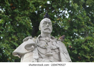 Statue Of King George VI With Pigeons