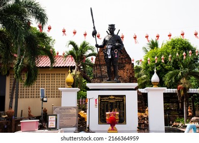 Statue King Naresuan Great Somdet Phra Stock Photo 2166364959 ...