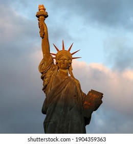 Statue De La Liberte Images Photos Et Images Vectorielles De Stock Shutterstock