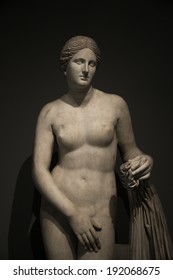 Statue Of Nacked Venus At Black Background Rome Italy 2014 Statue Of Nacked Venus At Black Background Rome Italy 2014
