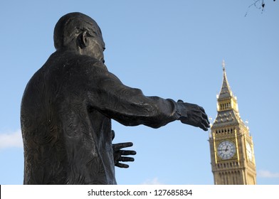 Statue Of Nelson Mandela In Parliament Square With Big Ben