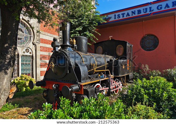 Statue of orient express at Istanbul - Turkey\
travel transportation\
background