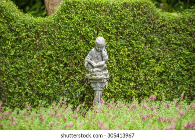 statue in park