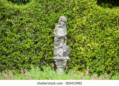 statue in park