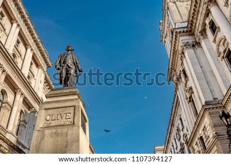 Statue of Robert Clive 