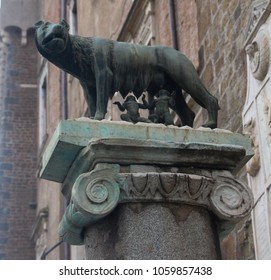Statue of Romulus and Remus and the she wolf. Piazza del Campidoglio. Rome, Italy