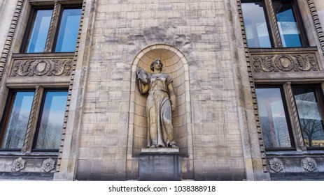 Statue in the wall