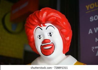 Statue World Famous Ronald Mcdonald Mcdonalds Stock Photo 728891311 ...