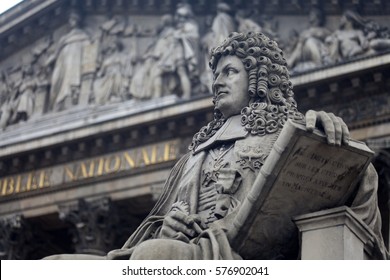 Statues in front of Palais Bourbon, housing the French national assembly, "Assemblee Nationale" in Paris, France - Powered by Shutterstock