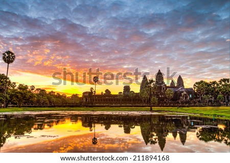 Status silhouette of Angkor Wat in sunrise, the best time in the morning at Siem Reap, Cambodia