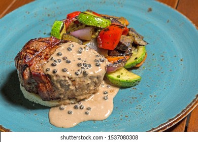 Steak With Creamy Peppercorn Sauce