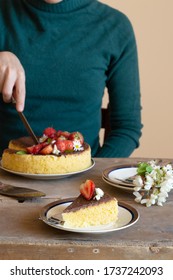 Steam Cooked Cake Decorating With Daisies, Strawberry And Chocolate Sauce.