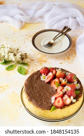 Steam Cooked Cake Decorating With Daisies, Strawberry And Chocolate Sauce.