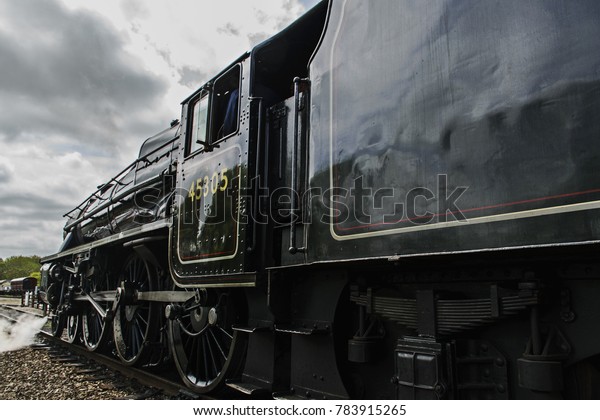 steam engine - side\
view