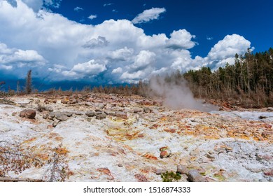 Steamboat Geyser, Yellowstone National Park