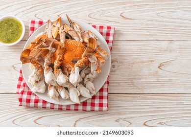 Steamed Blue Crab With Spicy Seafood Sauce - Seafood Style