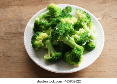 Steamed Broccoli With Garlic