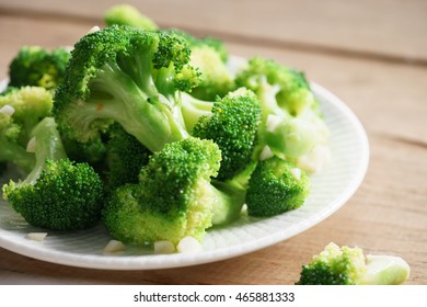 Steamed Broccoli With Garlic