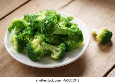 Steamed Broccoli With Garlic