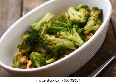 
Steamed Broccoli With Walnuts