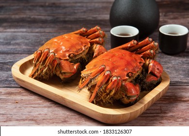 steamed chinese mitten crab with yellow wine, shanghai hairy crab