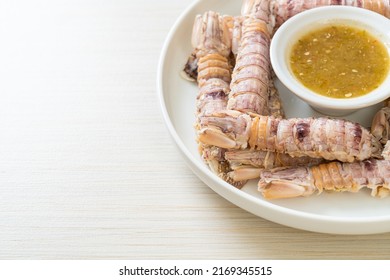 steamed crayfish or mantis shrimps or stomatopods with spicy seafood sauce
