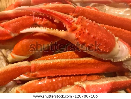 Steamed snow crab legs 