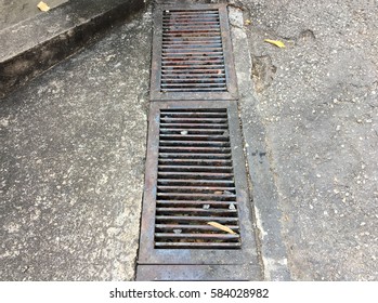 Steel Grating Walkway Stock Photo 584028988 | Shutterstock