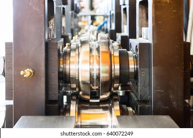 Steel round rollers rolling