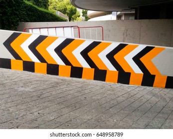 Steep Grade Sign On Carpark Wall