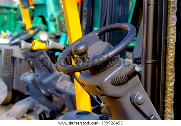 steering and
drive system vehicles of the
forklift.