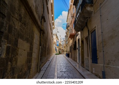 steet in Valletta, Malta with houses on the side